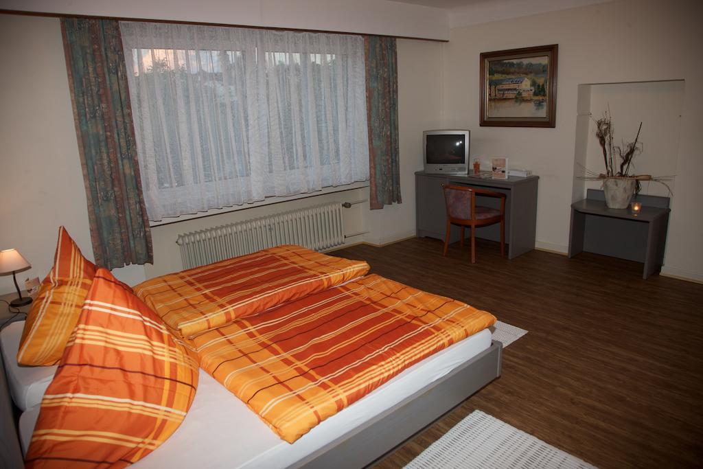 Auberge Du Chateau Stadtbredimus Oda fotoğraf