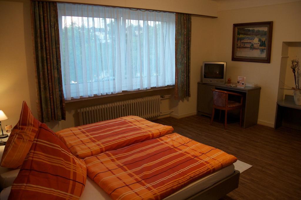 Auberge Du Chateau Stadtbredimus Oda fotoğraf